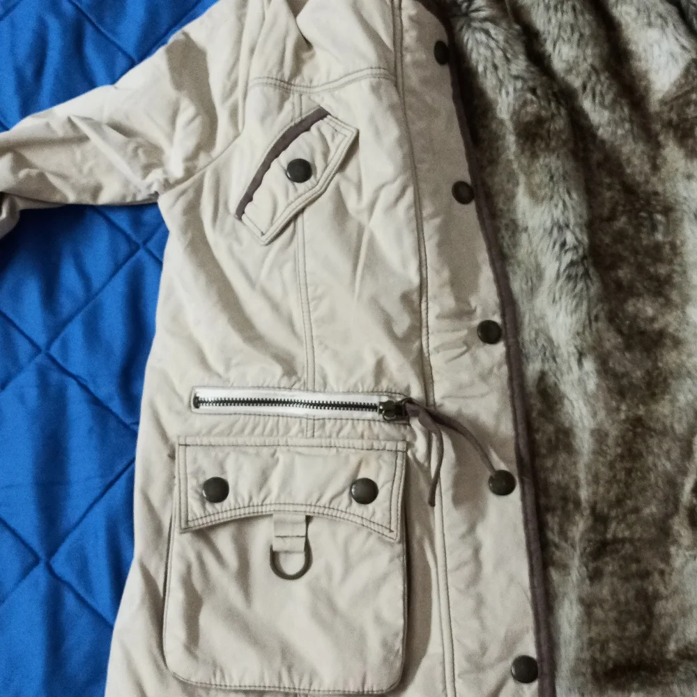 Cute n warm jacket - Picture 5 of 13